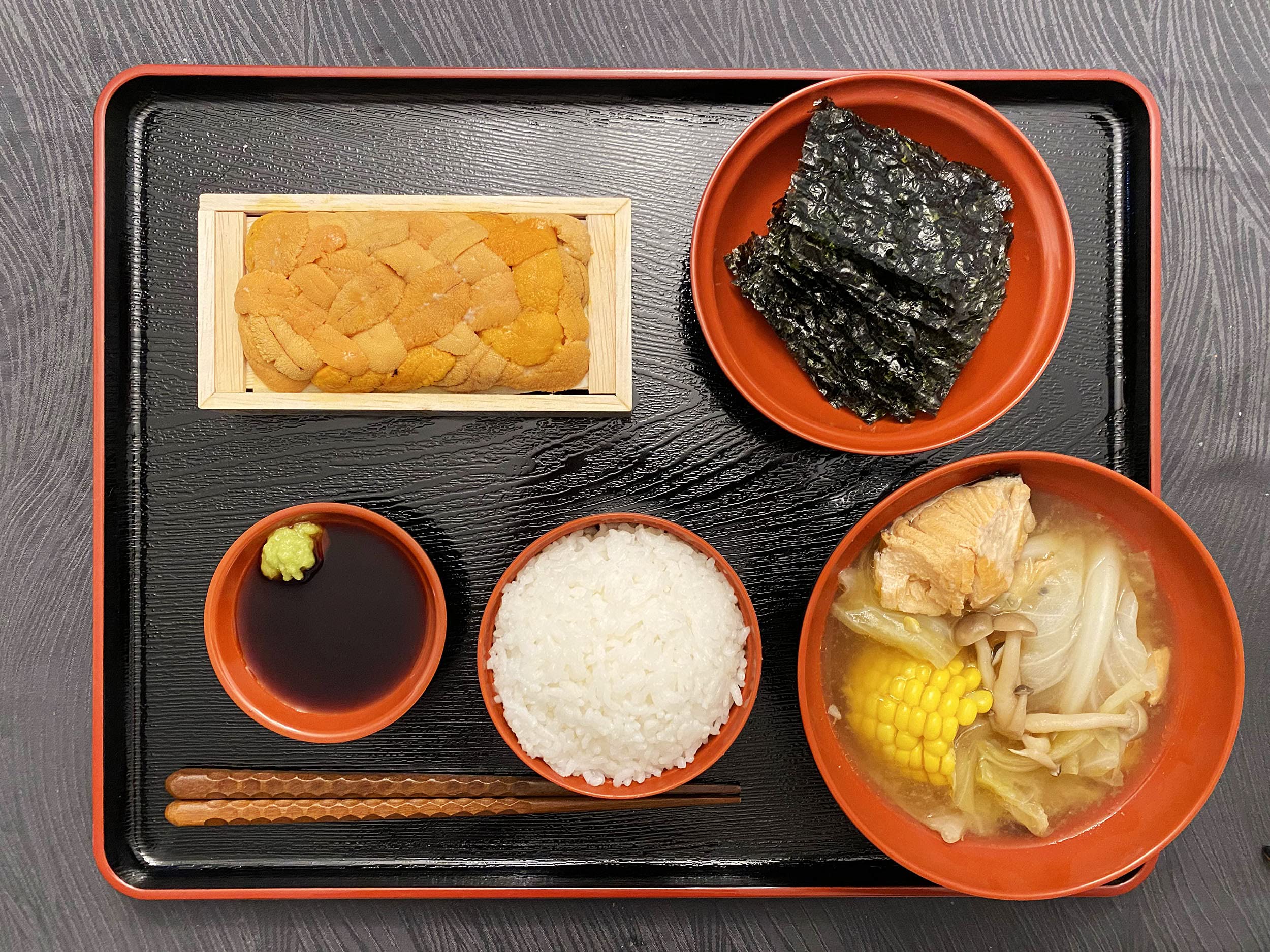 JapanBargain 3422  Japanese Style Soup Bowl with Lid and Spoon Set Miso Soup Bowl Rice Bowl Snack Bowl Dessert Bowl Appetizer Bowl  Black and Red Color  11 oz  1 Pack